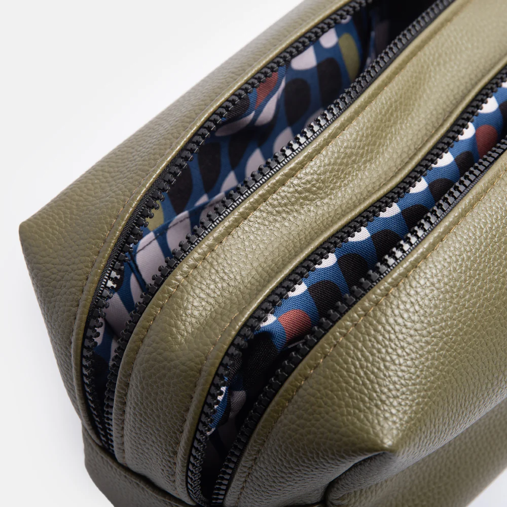 Caroline Gardner Kulturbeutel Green Large Travel Wash Bag