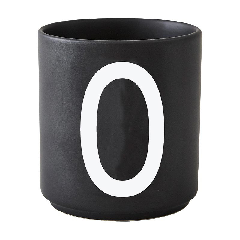 Design Letters AJ Cup, Porzellan Becher "O" , Farbe: Schwarz, Arne Jacobsen 