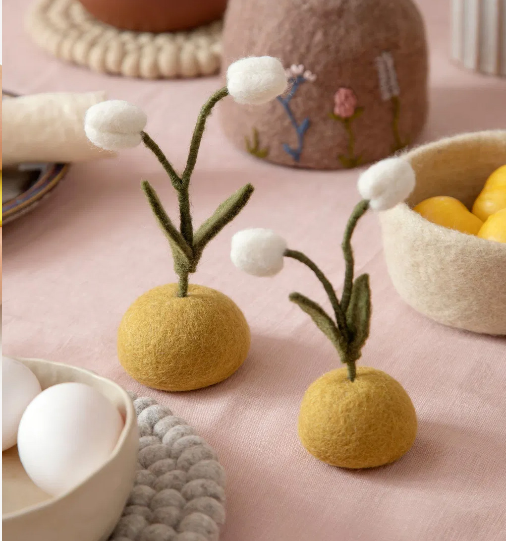 Gry & Sif  Filz Schneeglöckchen stehend/Snowdrop Standing – Small, Fair Trade , ca. 15 cm     