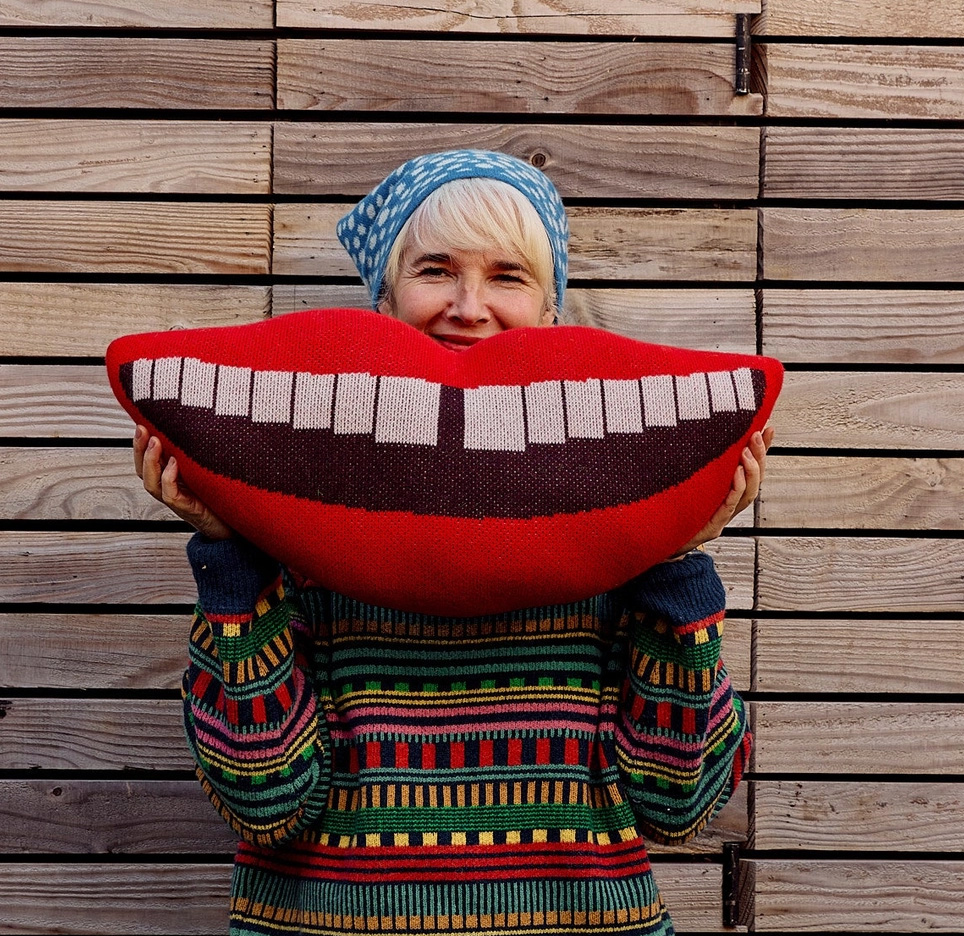 Donna Wilson Kissen Lächeln von Donna Wilson Smile Shaped Cushion