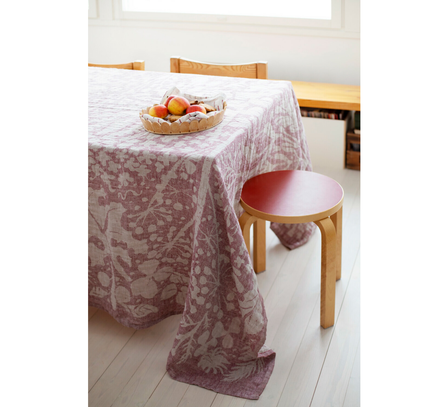 Lapuan Kankurit VILLIYRTIT  Leinen-Tischdecke 150 x200 cm,white-olive, 100% washed Leinen
