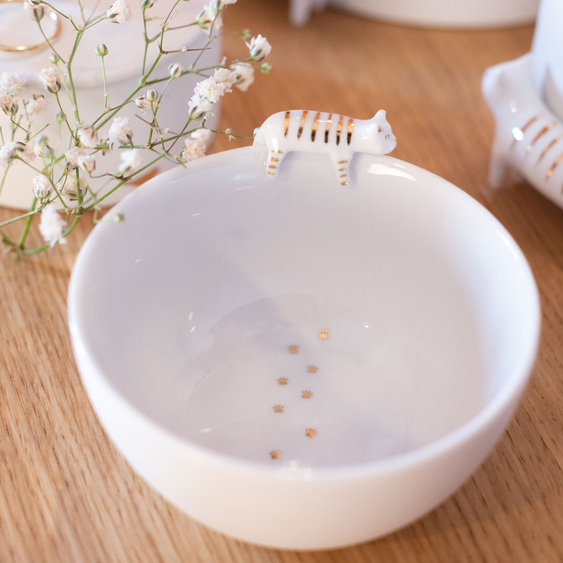 Räder Porzellangeschichten. Schale "Katze" Räder Porzellangeschichten. Schale "Katze"
