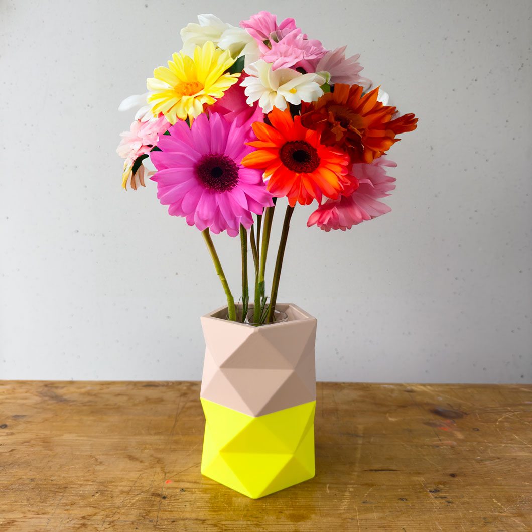 Origami Vase M Neon Pink - Pastel Yellow, ca. 10 x 15 cm, Bio-Kunststoff  