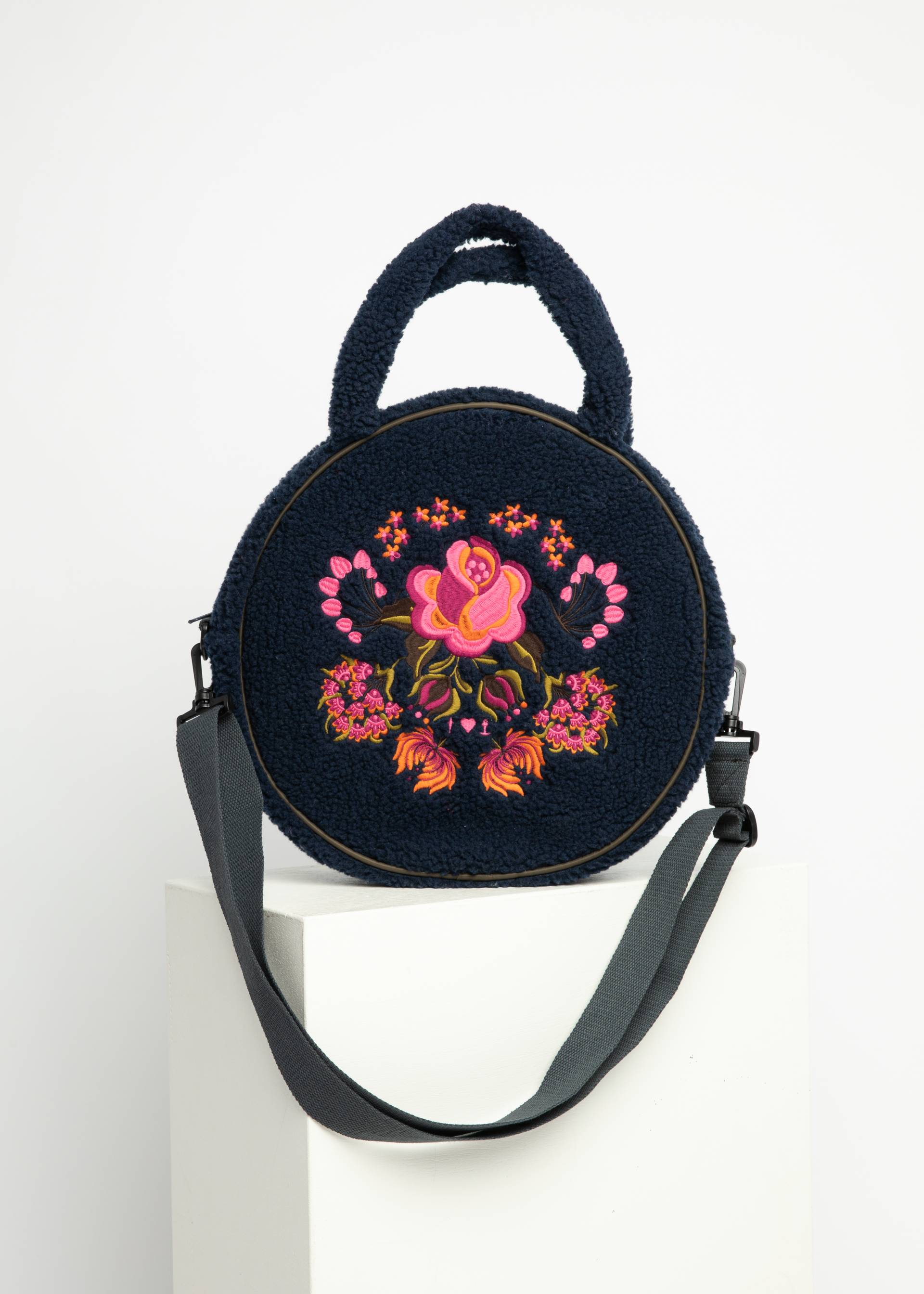 Tasche blutsgeschwister clearance