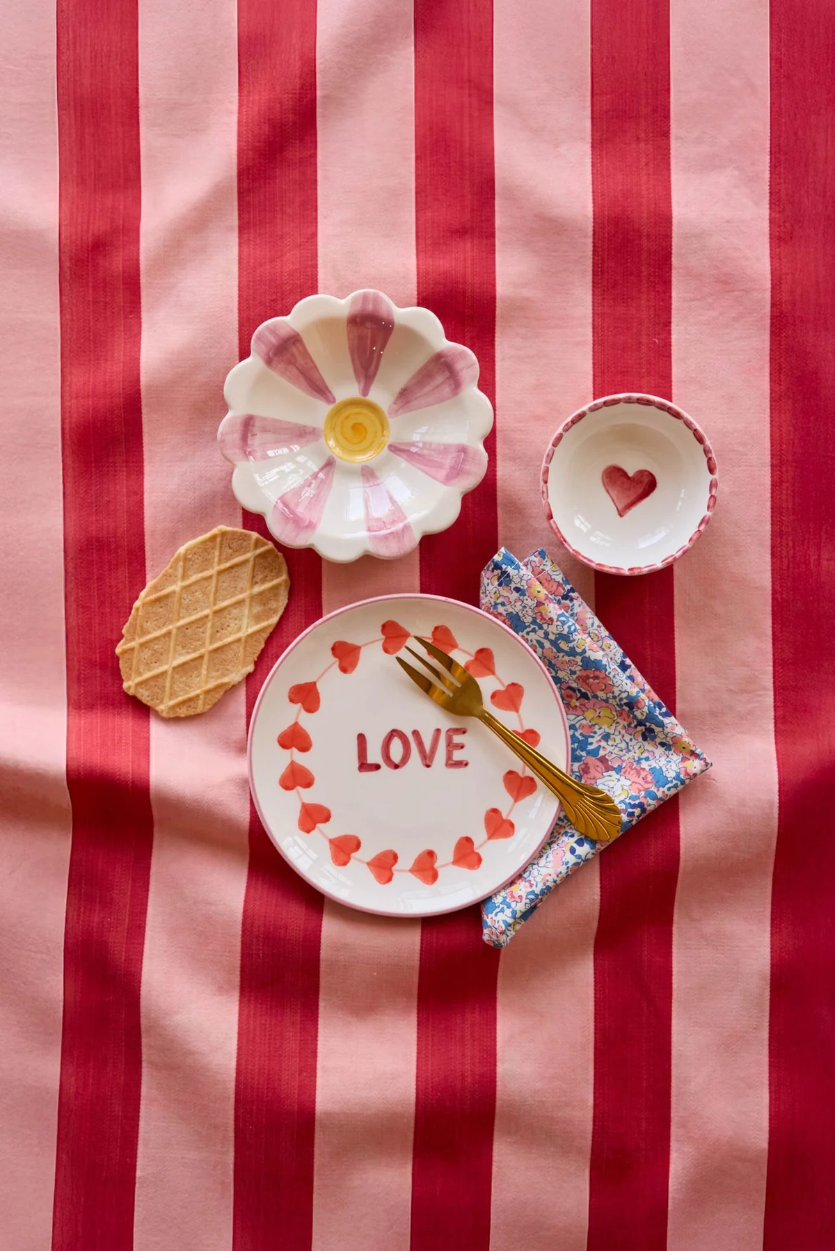 Rice Kleine Schale Stripes, Orange, Keramik,  Hand-painted Stripes, D. ca. 12,5 cm  