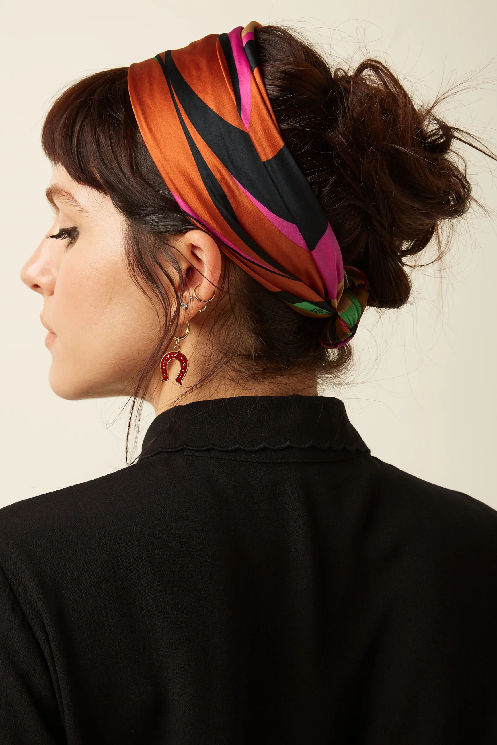 King Louie Tuch Satin Scarf Flow, Farbe Golden Brown - Scarfs