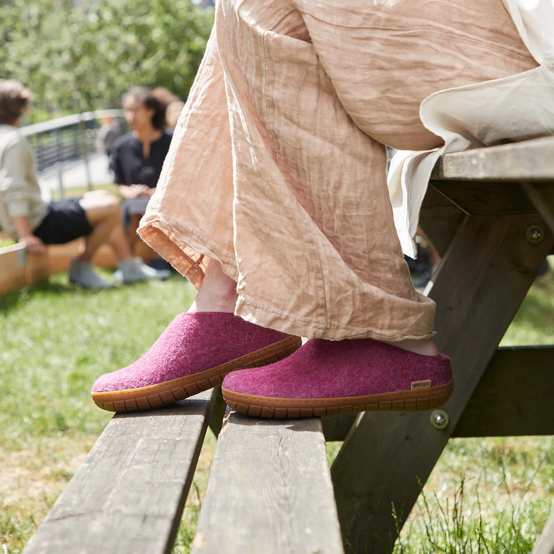 Glerups Open Heel / Slipper 100% Wollfilz , Hausschuhe, Schlappen cranberry  mit Sohle aus Naturkautschuk 