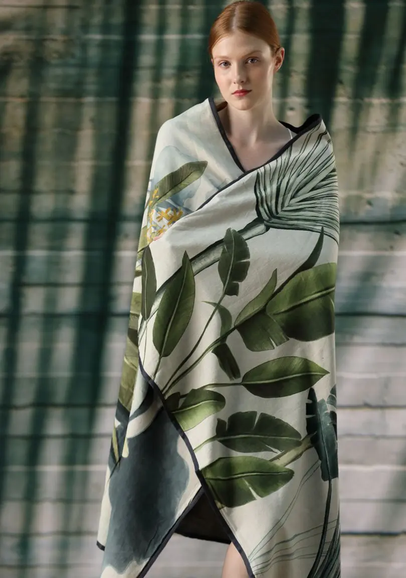 Plaid Oman, Halbleinen,  ca.  100x180 cm, Natur-Grün von Shalls Barcelona