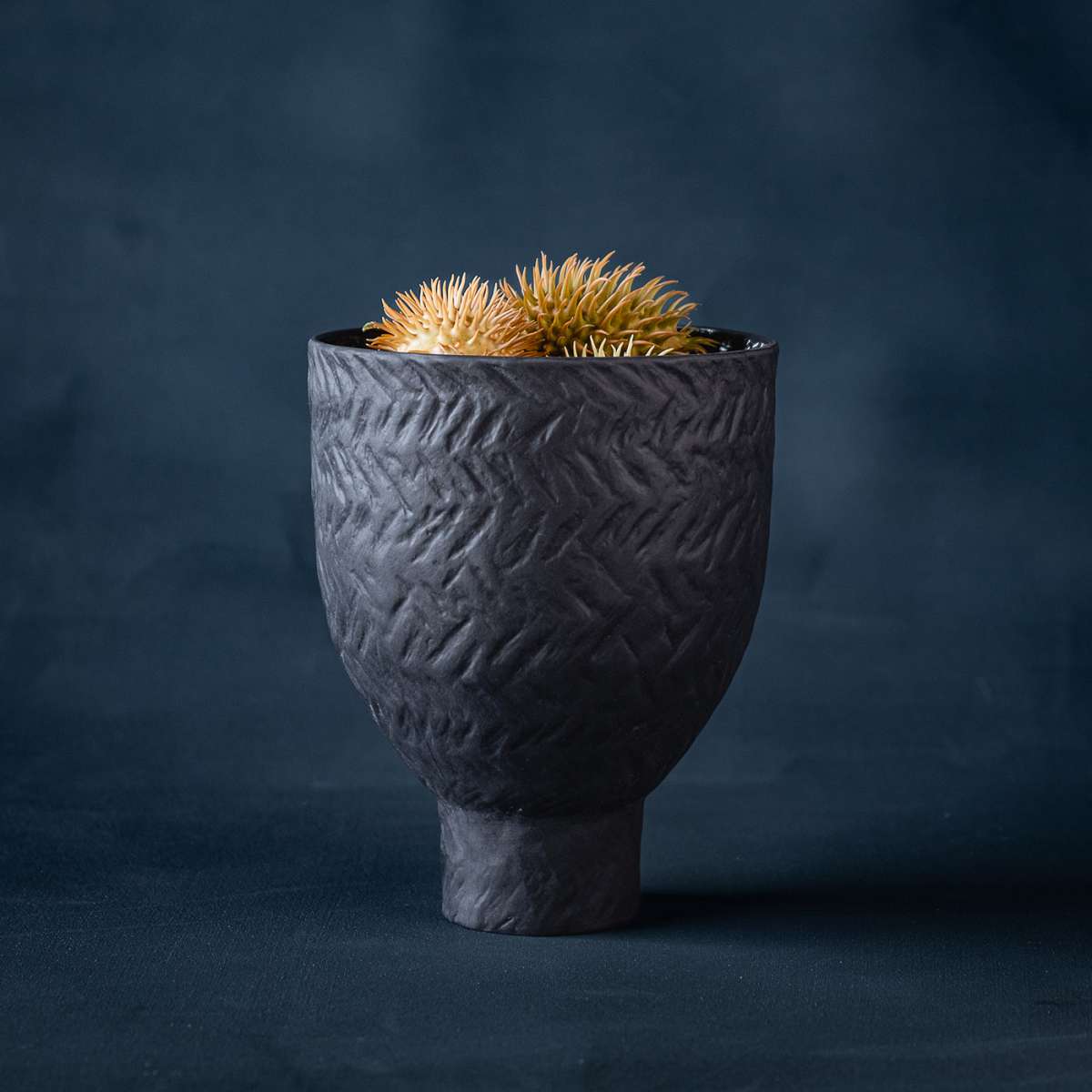 KLATT OBJECTS ARTA Vase/Topf schwarz , ca. 17,5 cm , Porzellan schwarz