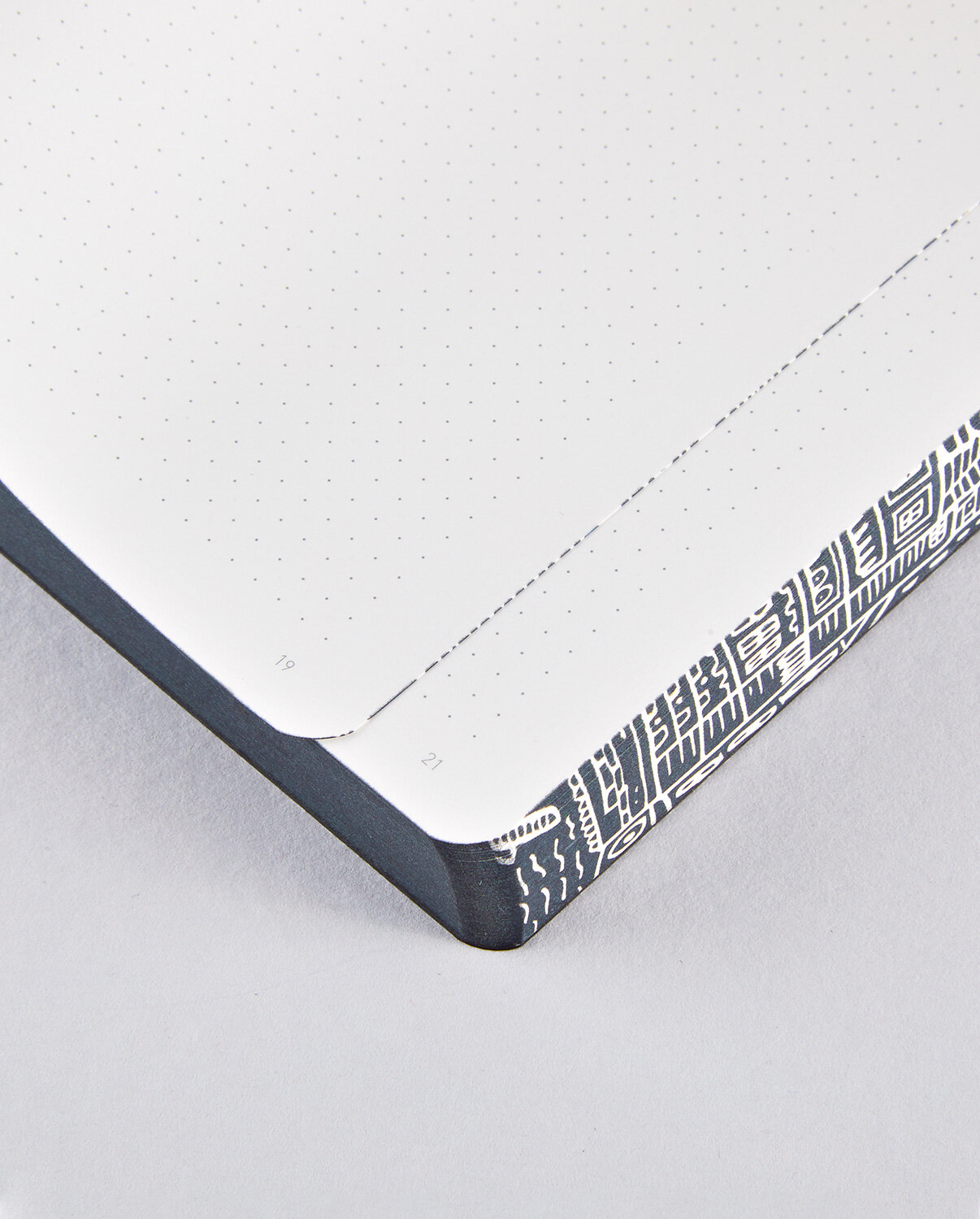 NUUNA Notizbuch Graphic L London, 165 × 220 mm , A5  