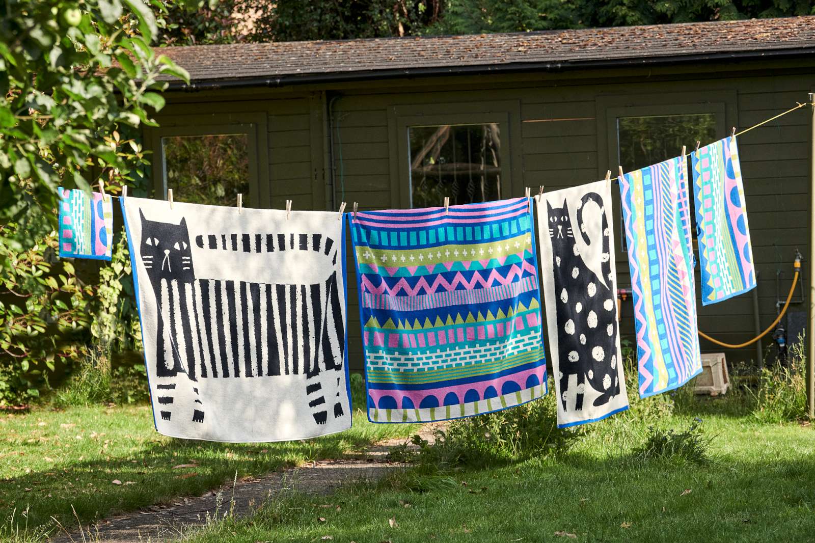 Donna Wilson Handtuch XL KATZE, Frottee, ca. 100 x 150 cm , Donna Wilson Lazy cat Towel