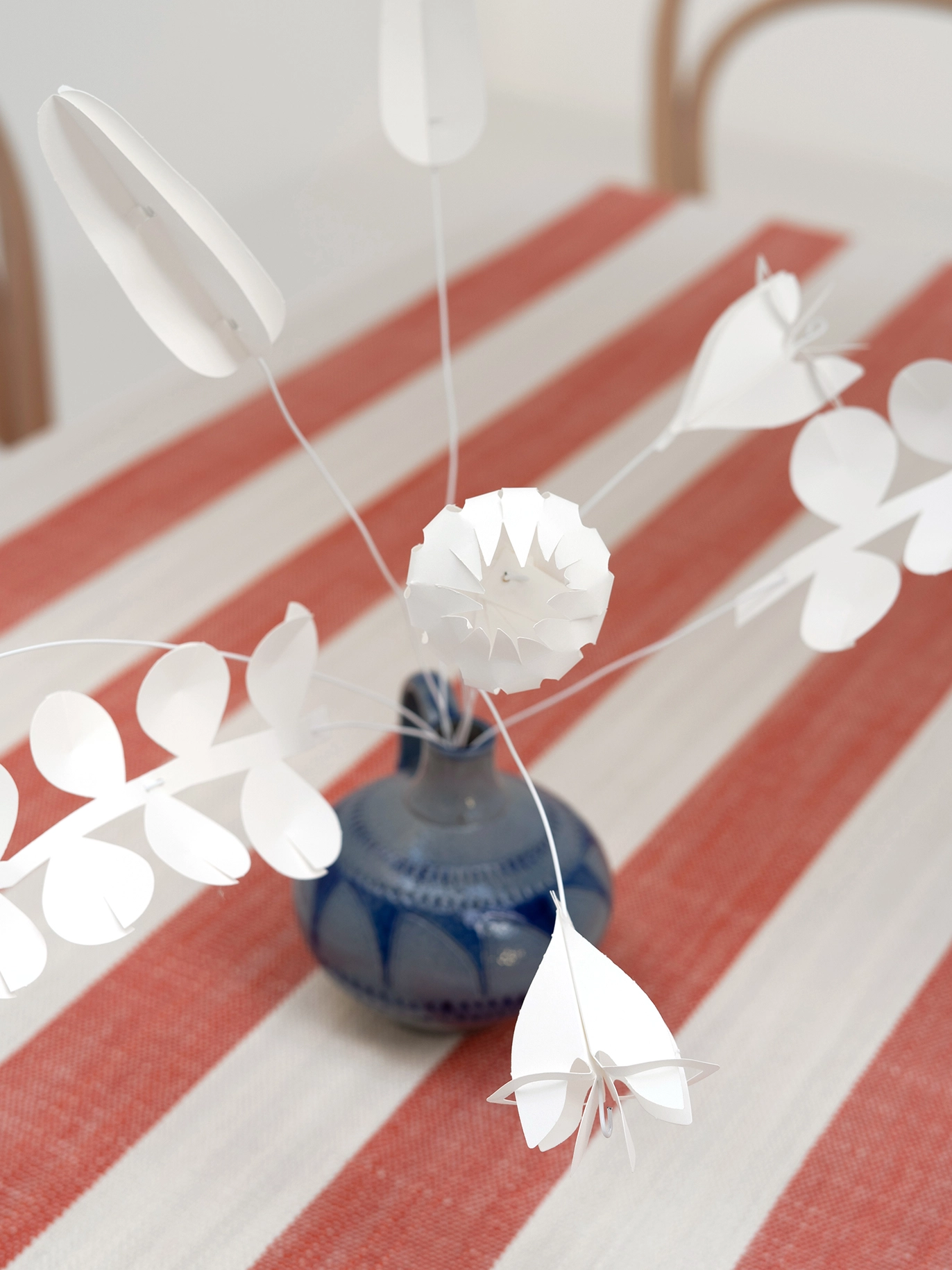 Jurianne Matter FIELD flowers WHITE– small , Bastelset, Papierblumen , 4 Stück