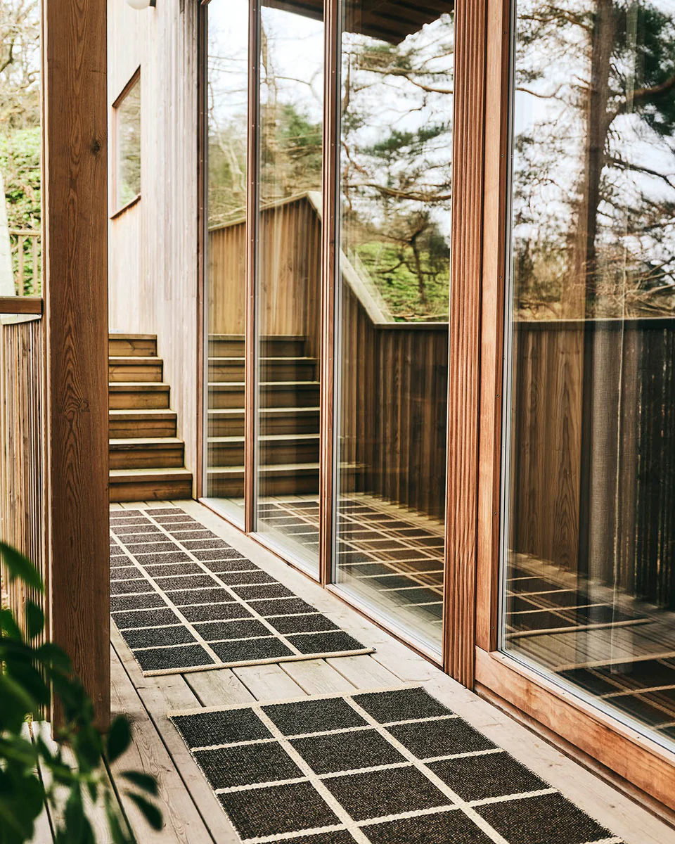 pappelina Teppich  CRISS Dark Brown/Cream/Cream Edge, ca. 70 x 150 cm  