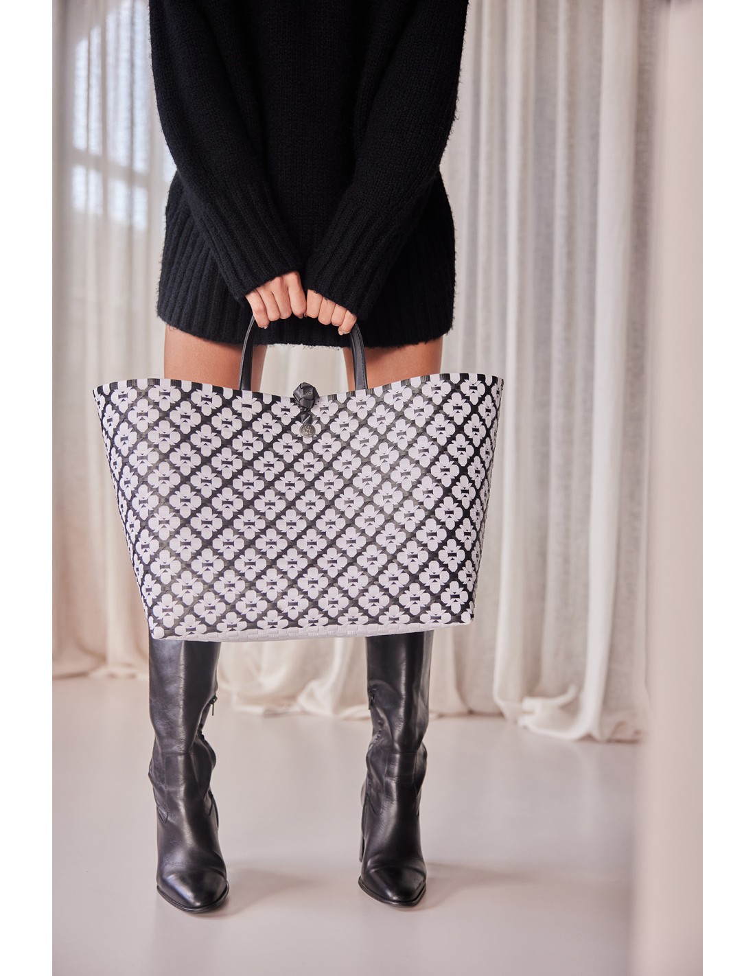 Handed By Motif Bag - Shopper, Farbe: schwarz-weiß, Größe L mit kurzen PU Griffen