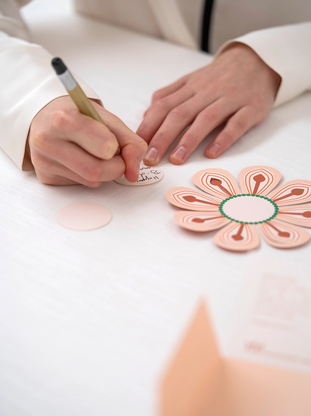 Jurianne Matter MAGISCHE BLUME apricot — FESTLICH, Bastelset  , Magic Flower