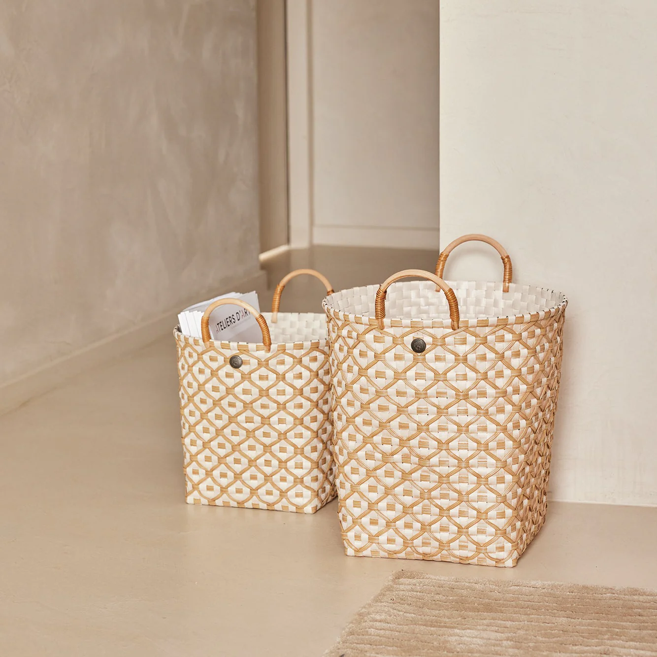 Handed By Ivy & Rose Basket champagne with ecru pattern