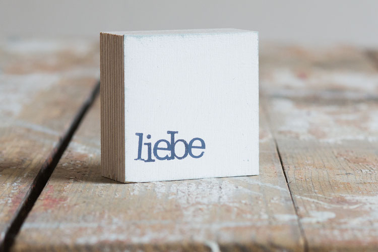 Textplatte "liebe" weiß von iopla , 6 x 6 cm