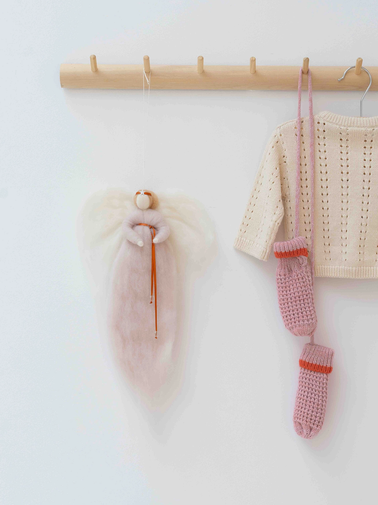 Jurianne Matter IRINI wool angel - soft pink, Engel aus Merinowolle, ca. 30 cm