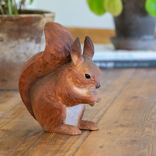 Eichhörnchen Lindenholz handgeschnitzt von Wildlife Garden Rotes Eichhörnchen