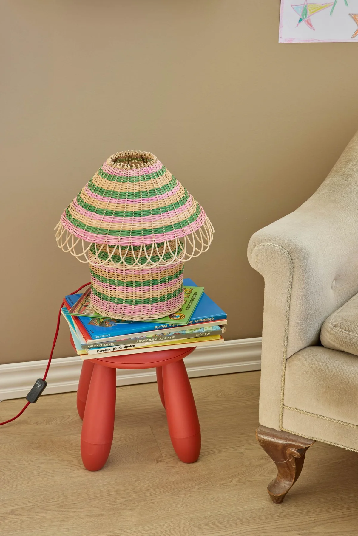 Rattan Tischlampe - Pink, rosa Streife, niedrig,  Höhe ca. 50 cm, Rattan Table Lamp in Pinkish Stripes - E27 Socket and 2-pin Plug - Low