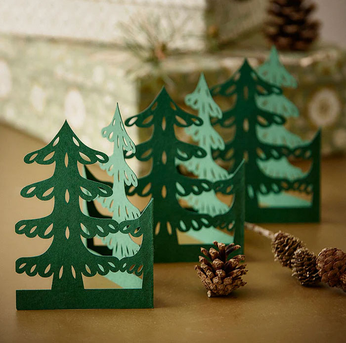 Bungalow Papiergirlande Tannenbäume grün, ca. 70 x 14 cm, Table Garland Trees 70cm Forest