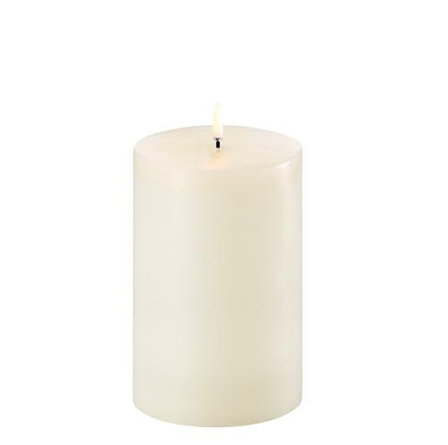 Piffany Copenhagen – UYUNI LIGHTING LED Kerze - IVORY, SMOOTH, D. ca. 10,1 x 15 cm  
