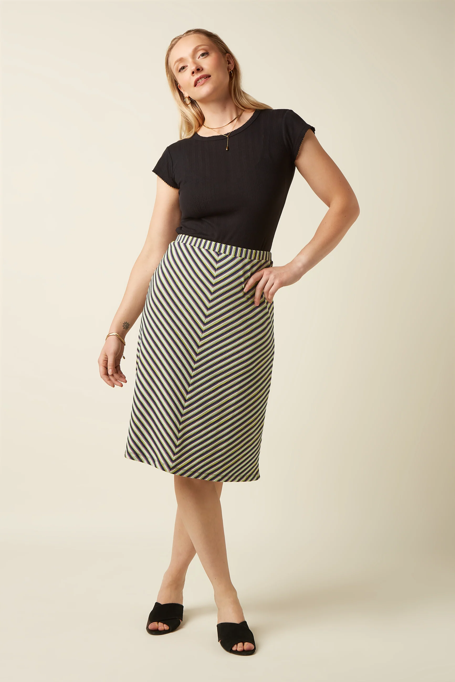 King Louie Juno Skirt Beebop Stripe, Farbe Black - Beebop Stripe, mittellanger Rock
