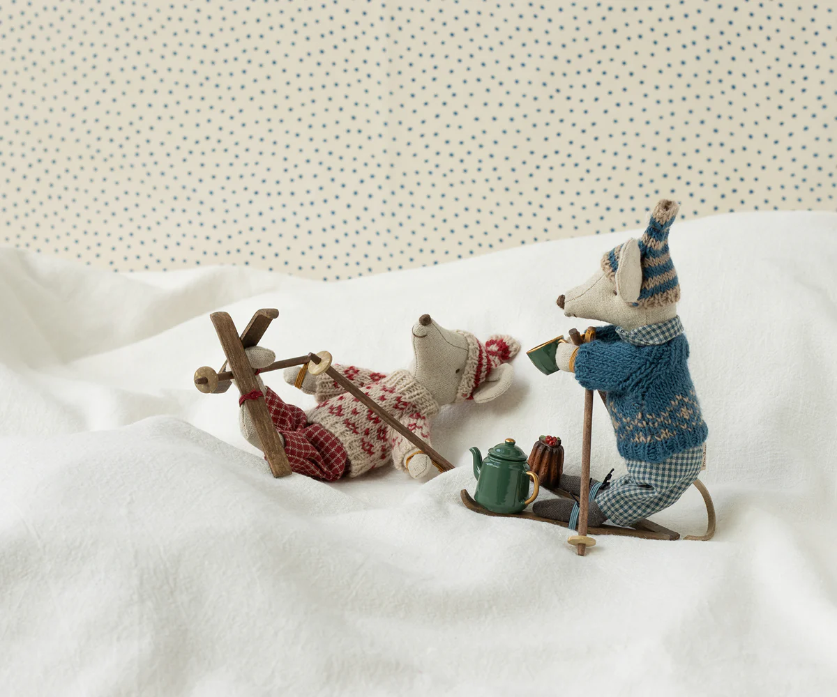 Maileg Wintermaus mit Skiset, Mama - Rot