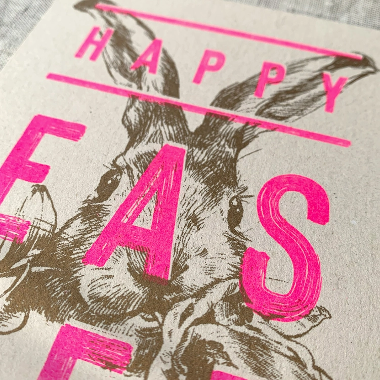 Feingeladen Postkarte TYPO »Happy Easter«, Neon Pink, RISO handgedruckt  , Ostern