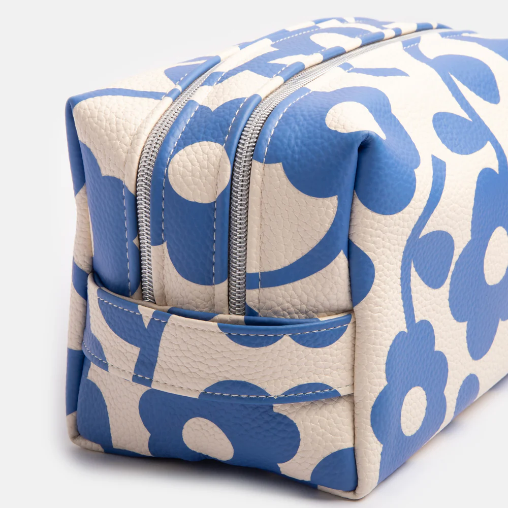 Caroline Gardner Blue Floral Large Travel Wash Bag, Kulturbeutel