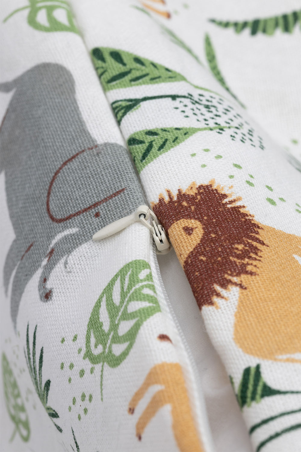 % Kissenbezug ANIMAL, ca.50 x 30 cm, Baumwolle (bio), GOTS-zertifiziert  mit Pompoms an der Ecken