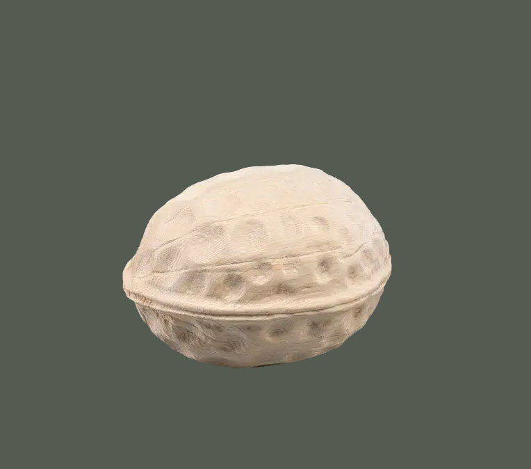 Walnuss, ca. 4 cm , Zirbenholz Natur Zirbel, handgeschnitzt