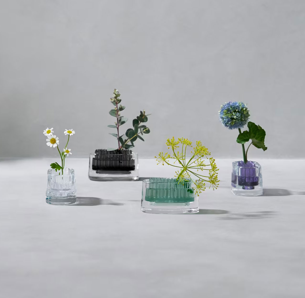 MICHI KUSA Grün,  Mini Vase aus Japan , Ikebana, ca.6,7 x 3,7 cm