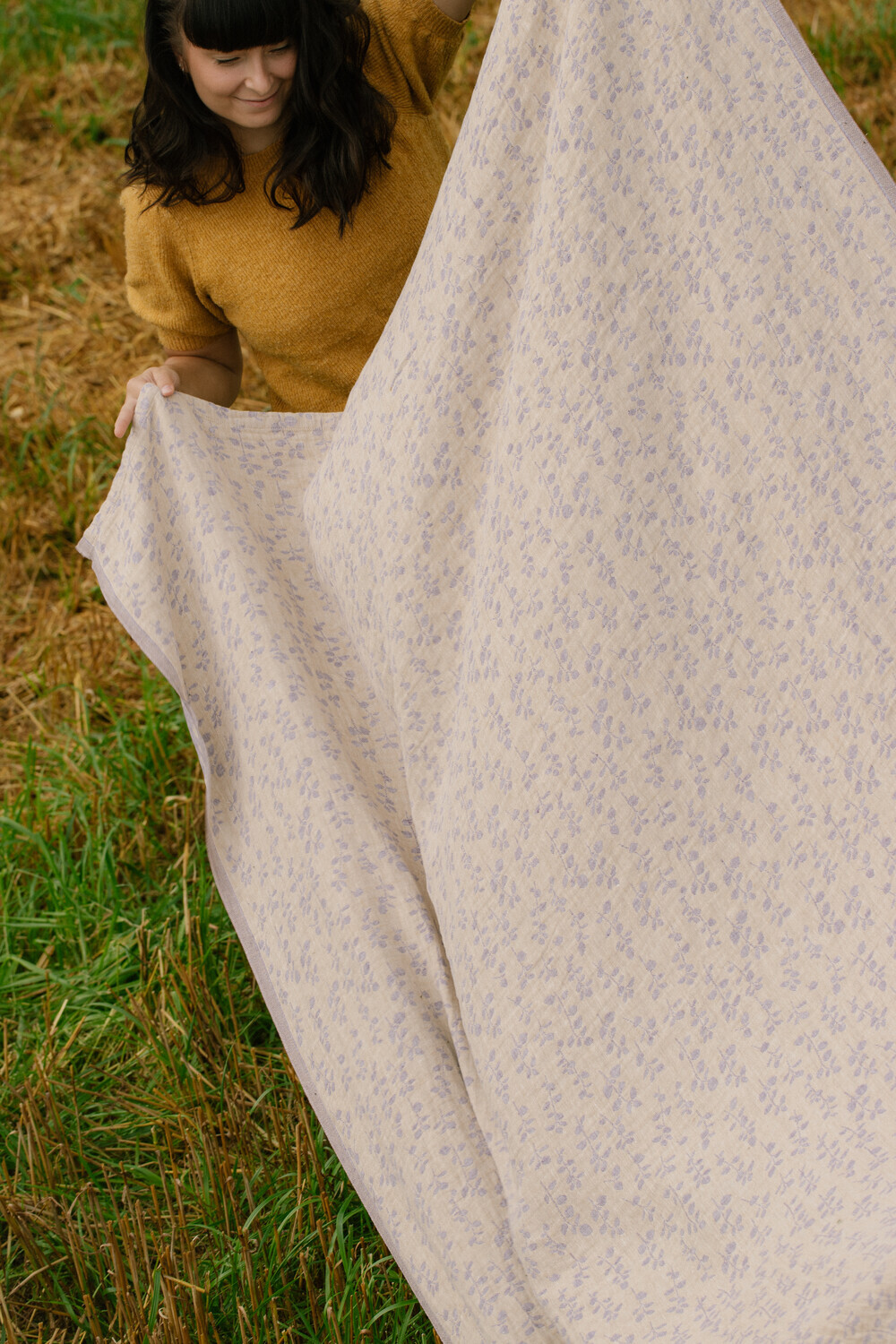 Lapuan Kankurit Tischdecke Meirami ca. 145 x 260 cm, Farbe: lime-olive, 100 % Leinen