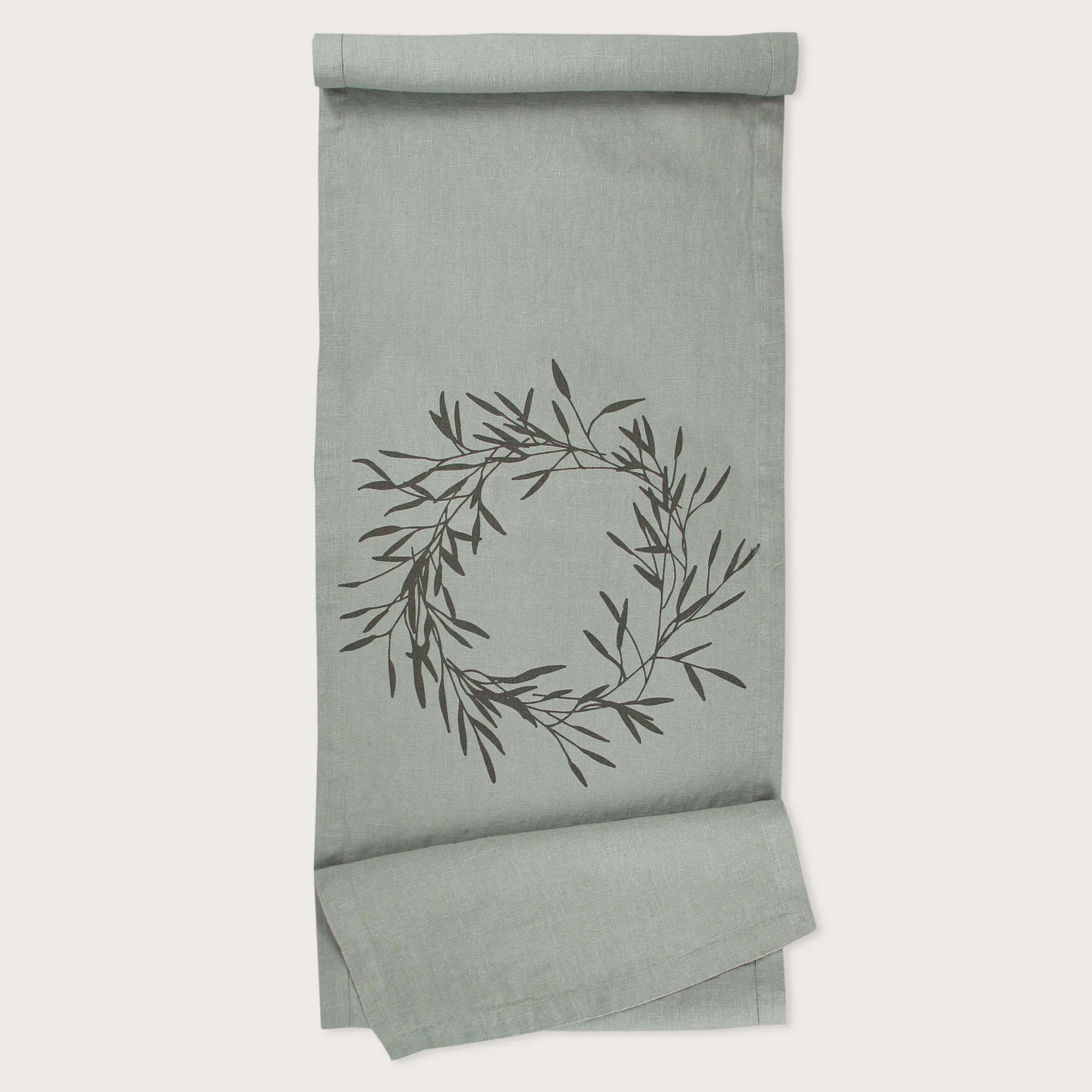 Dorothee Lehnen Tischläufer Kranz Olive, Leinen , handbedruckt ca. 150x40cm, sage von Dorothee Lehnen    