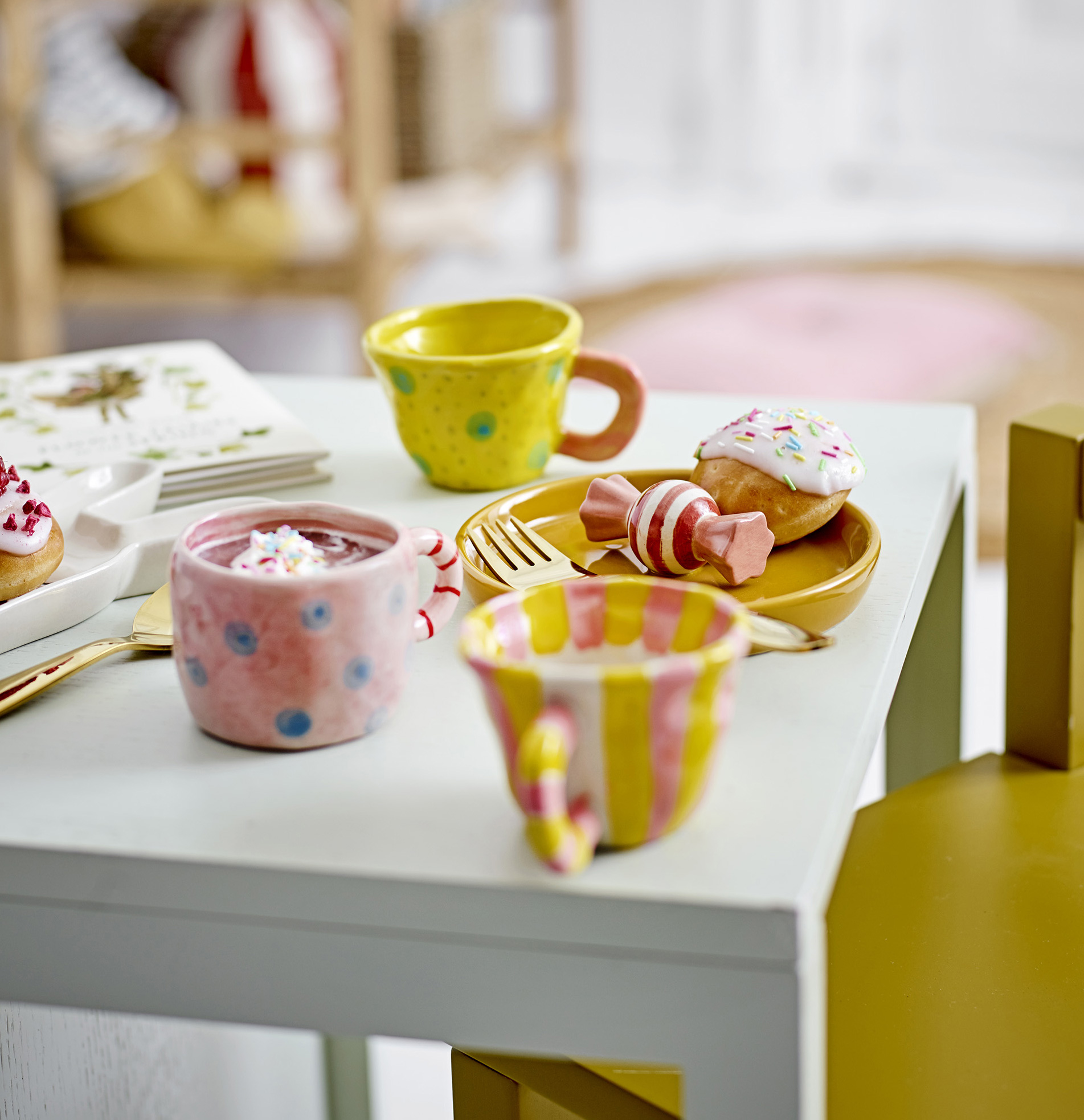 Nini Tasse, Rosa mit Tupfen, Steingut von Bloomingville, D7,5xH cm, handbemalt  