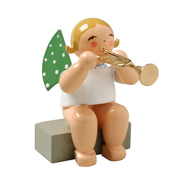 Wendt & Kühn Engel mit Trompete, sitzend, blonde Haare