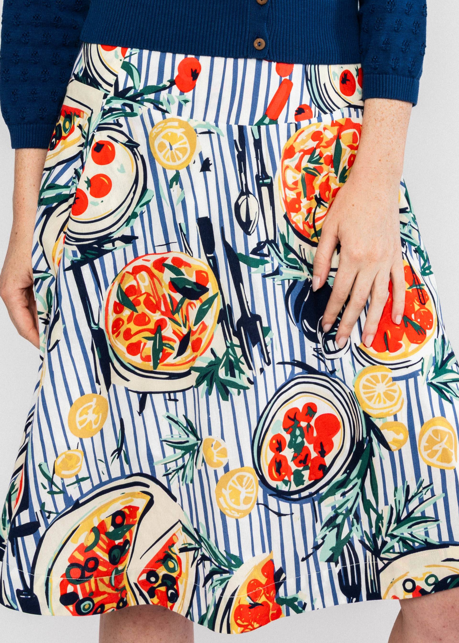 Blutsgeschwister Tellerrock Romance Rules the World - prima pizza