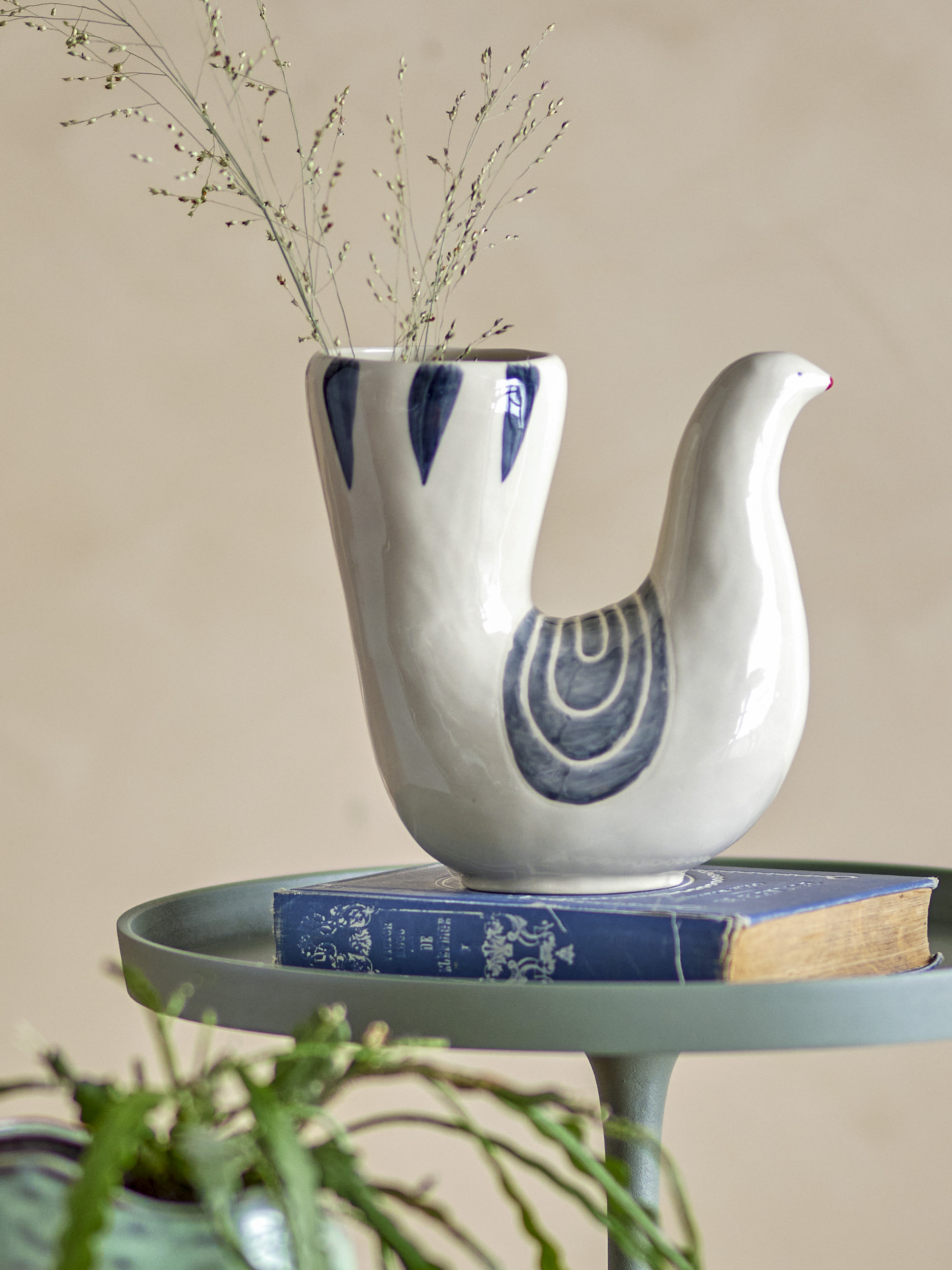 % Trudy Vase, Weiß, Steingut, Höhe ca. 19 cm von Bloomingville