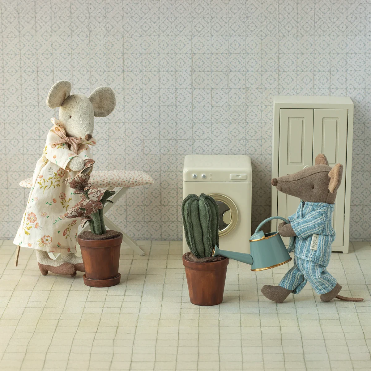 Maileg Gießkanne hellblau für Mäuse, ca. 4 x 7 cm 