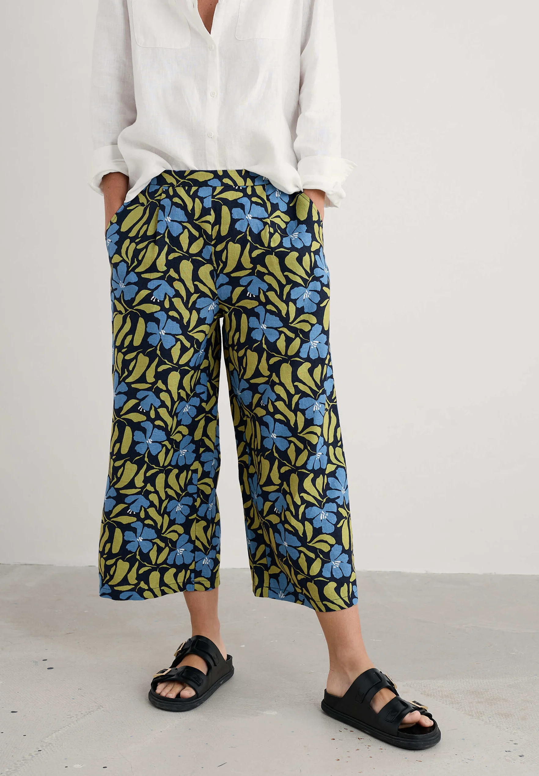 % SEASALT CORNWALL Leinenhose Peaceful Haven Culottes- Leafy Floral Maritime %