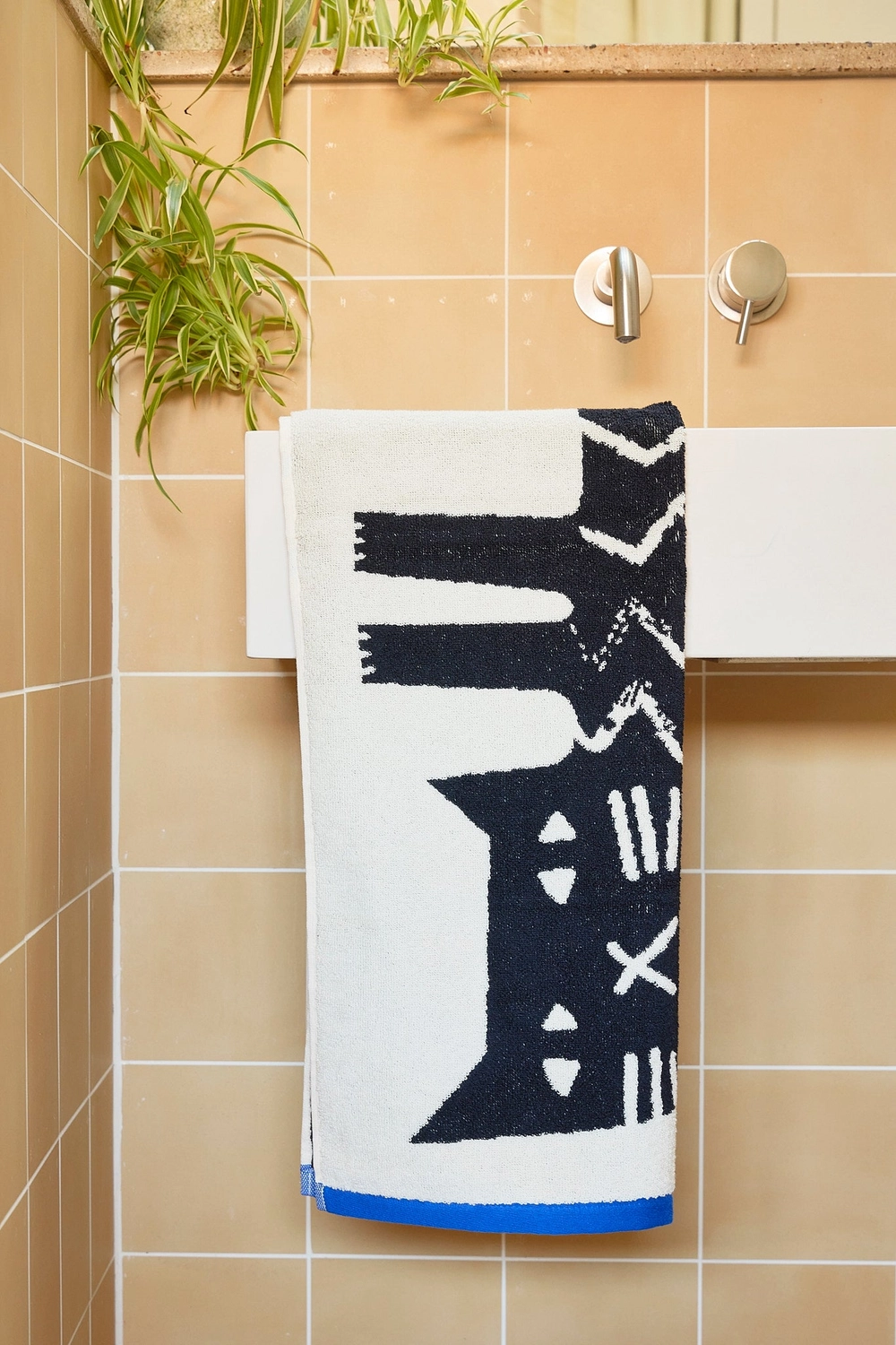 Donna Wilson Handtuch KATZE, Frottee, ca. 50 x 90 cm , Donna Wilson Lazy cat Towel