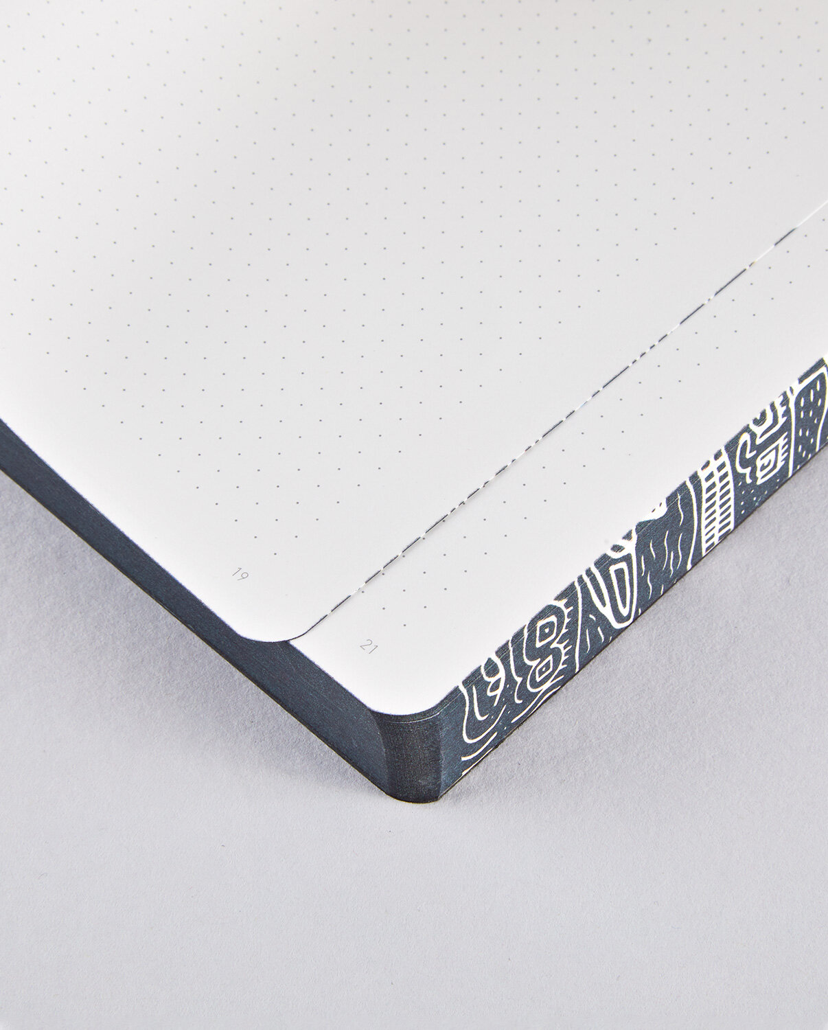 NUUNA Notizbuch Graphic L Paris, 165 × 220 mm , A5 