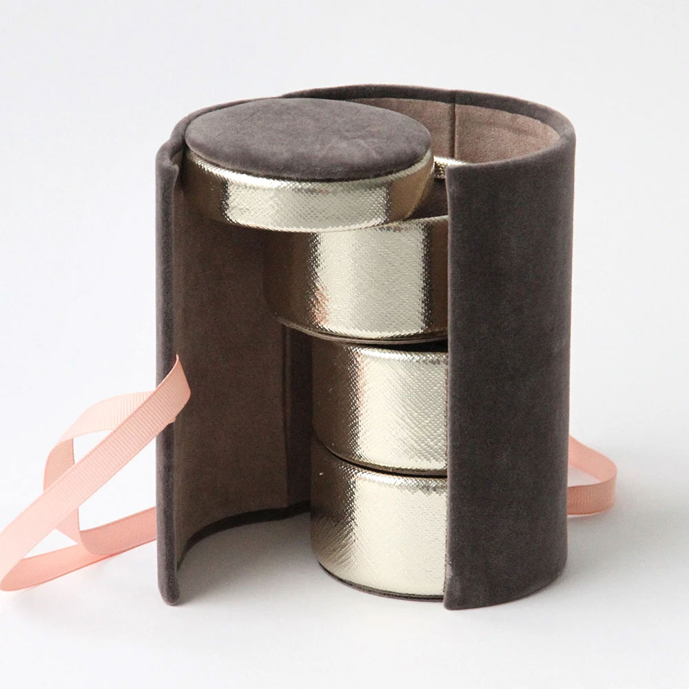 Caroline Gardner Schmuckkästchen aus grauem Samt, Grey Velvet Jewellery Box Tower Caroline Gardner Schmuckkästchen aus grauem Samt, Grey Velvet Jewellery Box Tower