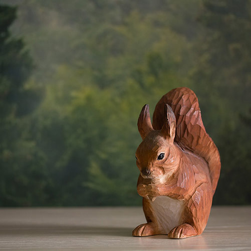 Eichhörnchen Lindenholz handgeschnitzt von Wildlife Garden Rotes Eichhörnchen