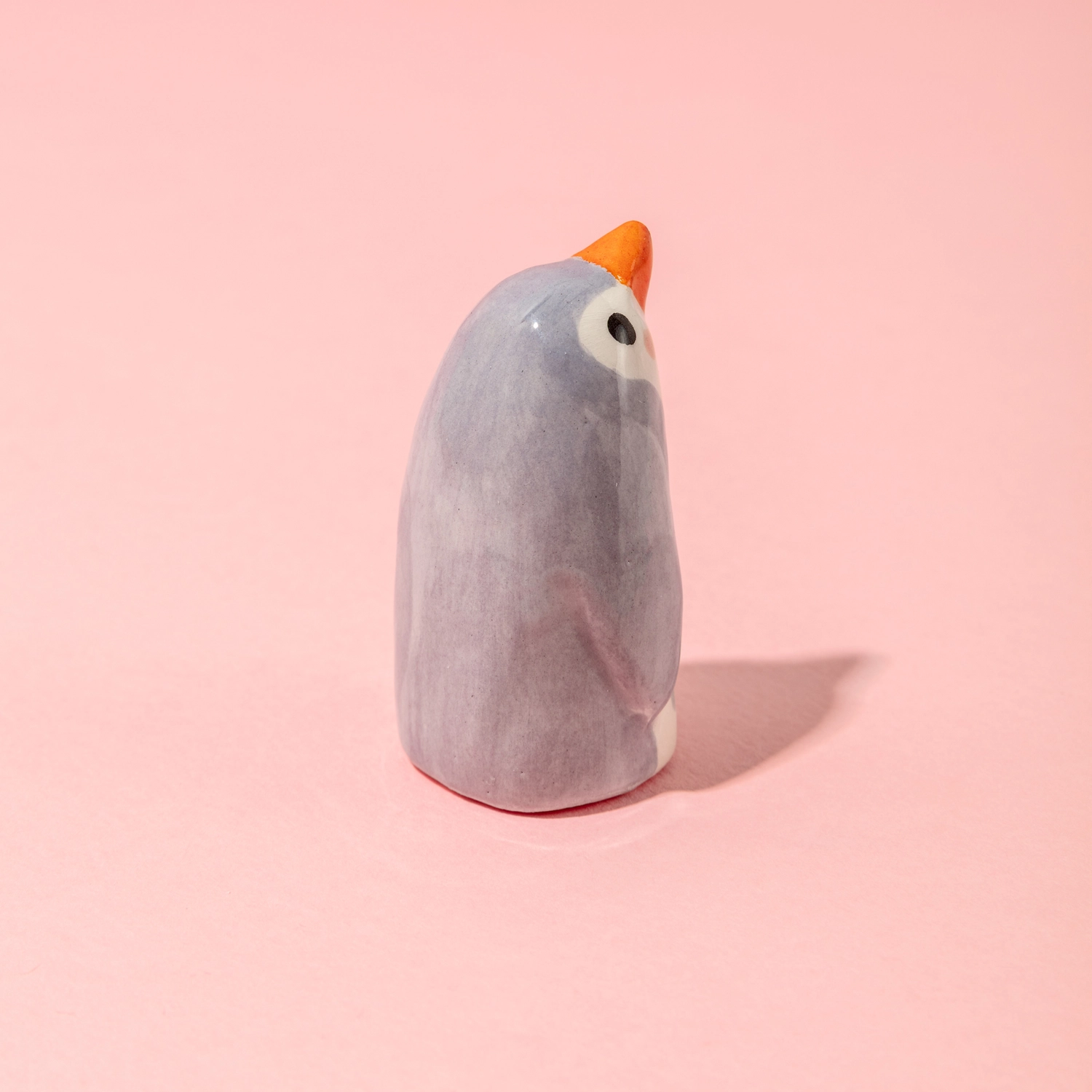 Ana Seixas Baby-Pinguin Lila aus Portugal, Keramik ca. 5,5 cm, Handgefertigt  