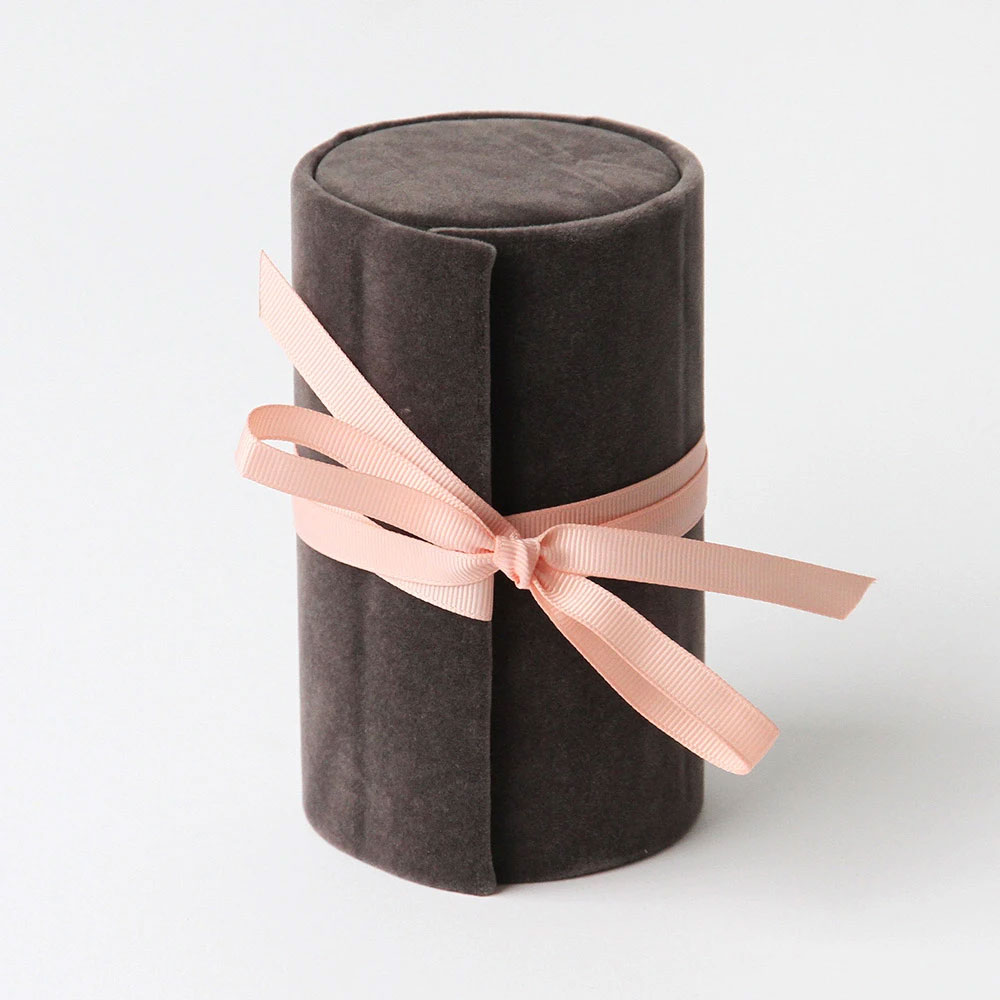 Caroline Gardner Schmuckkästchen aus grauem Samt, Grey Velvet Jewellery Box Tower Caroline Gardner Schmuckkästchen aus grauem Samt, Grey Velvet Jewellery Box Tower