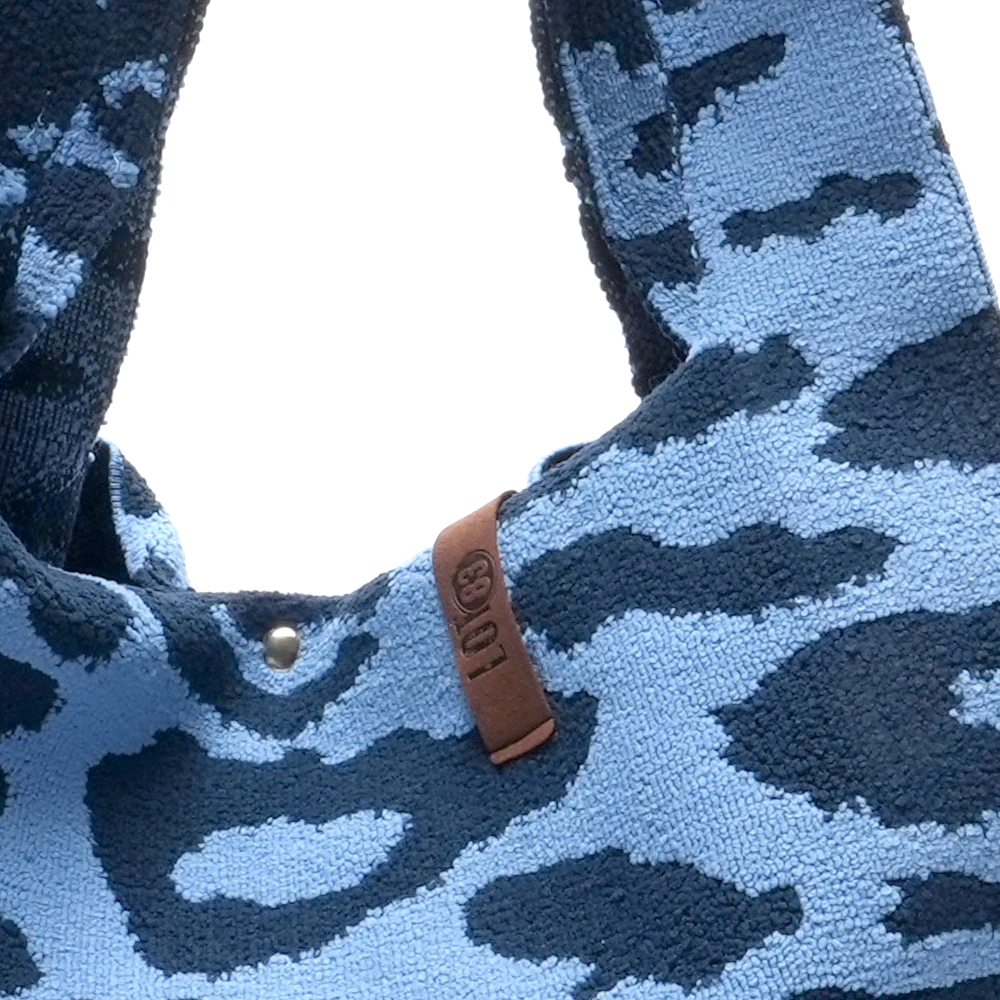 % LOT83 Shopper Lois 35, Leo Kuschel Blau, ca.  45 x 35 cm    