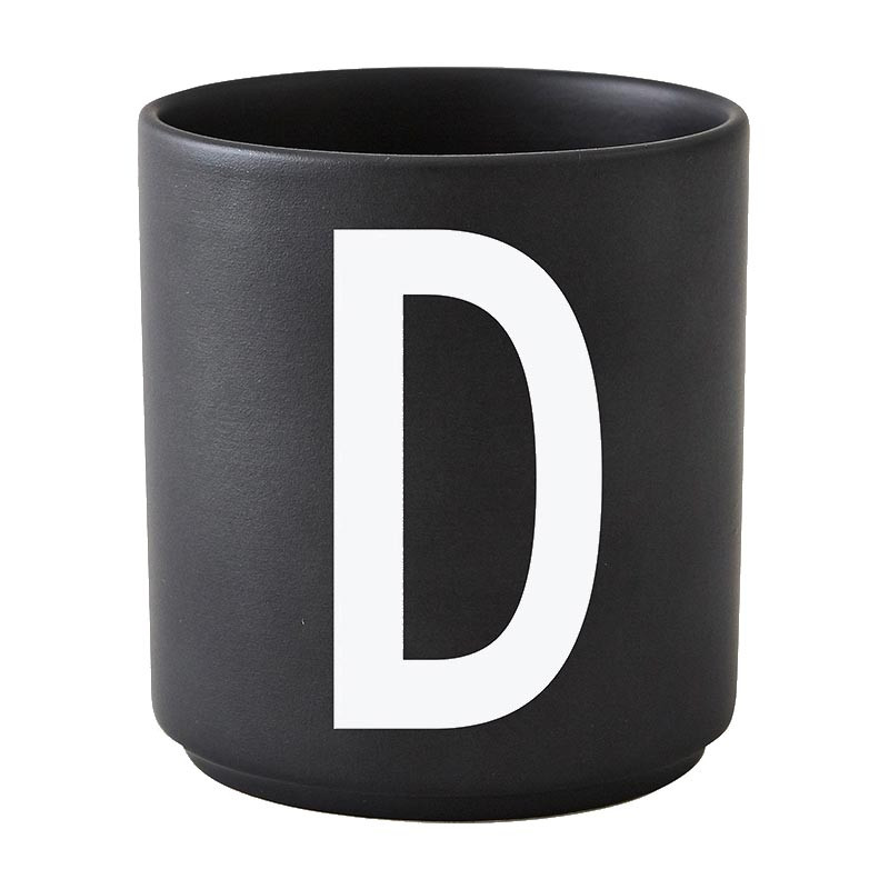 Design Letters AJ Cup, Porzellan Becher "D" , Farbe: Schwarz, Arne Jacobsen Design Letters AJ Cup, Porzellan Becher "D" , Farbe: Schwarz, Arne Jacobsen