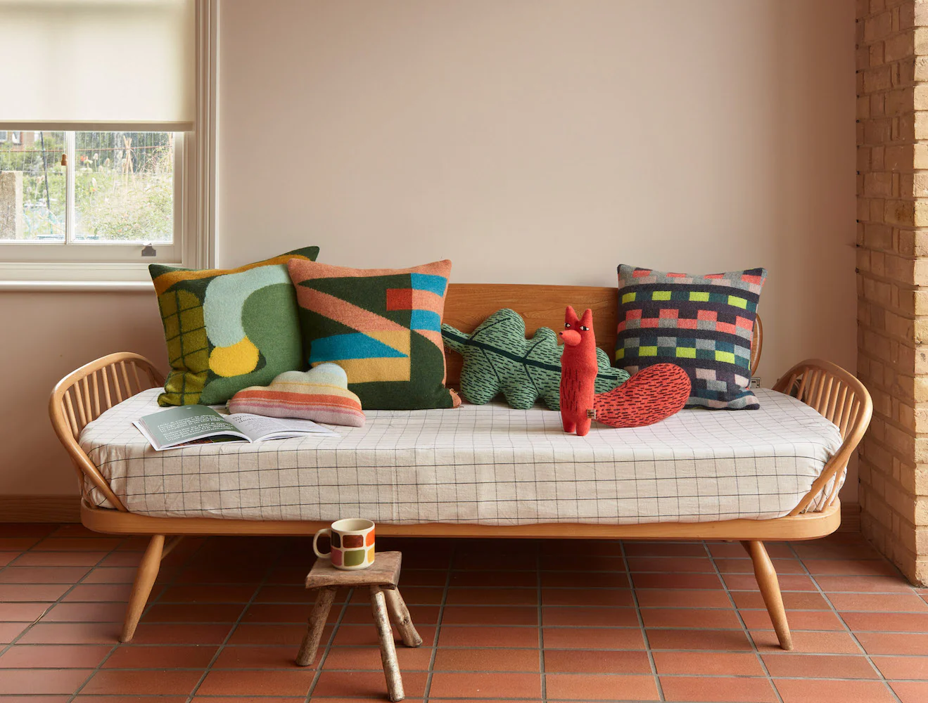 Donna Wilson Kissen HUDDLE grün, gewebt, von Donna Wilson Huddle cushion - green, ca. 50 x 50 cm